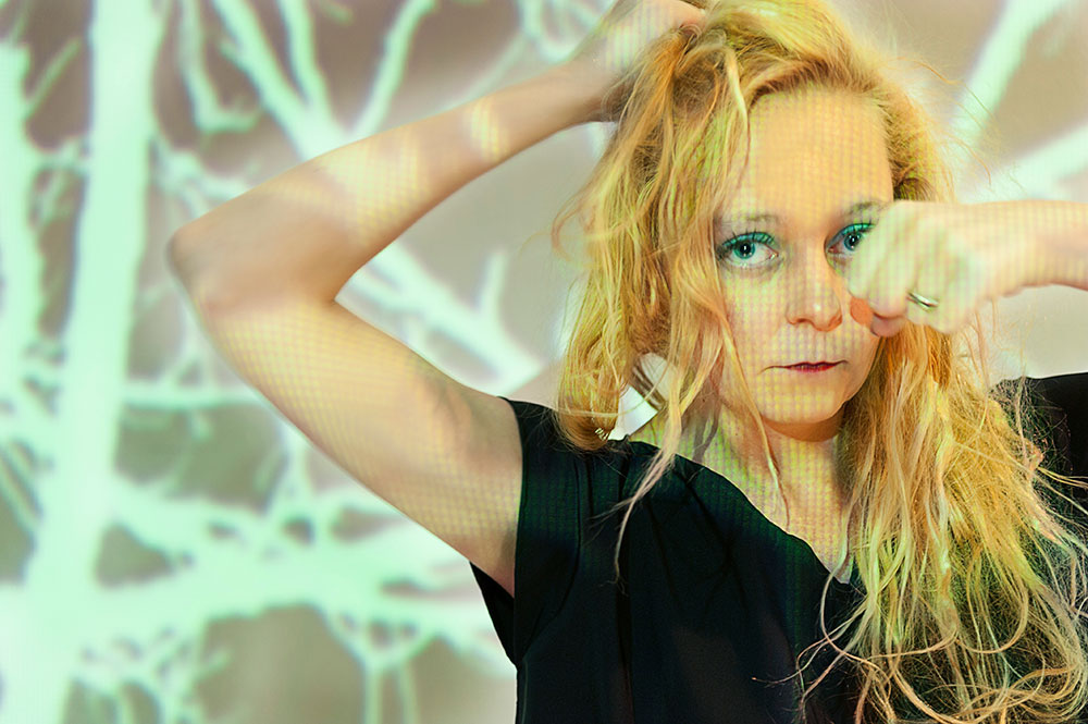Changing perspectives of Miss Q. Photo (c) Pilar Pujol